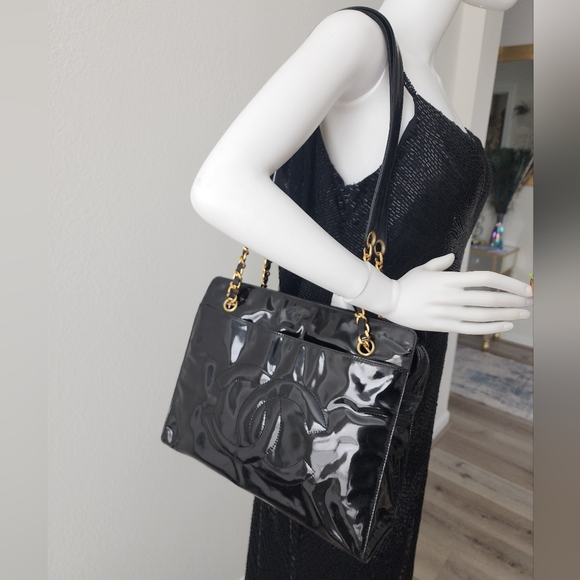 Auth Chanel Patent Leather Tote Bag - Picture 7 of 13